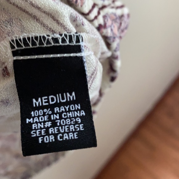 Off the shoulder Rue 21 shirt - Picture 2 of 2